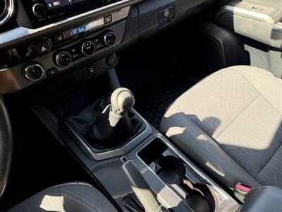 2016 Toyota Tacoma TRD Sport   - Photo 19 - Elkhart, IN 46514