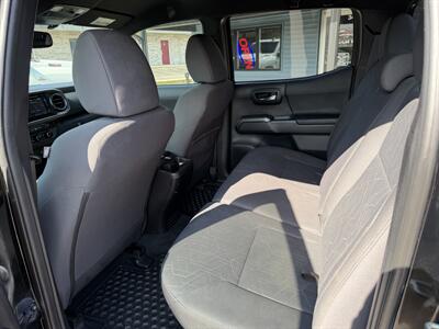 2016 Toyota Tacoma TRD Sport   - Photo 13 - Elkhart, IN 46514