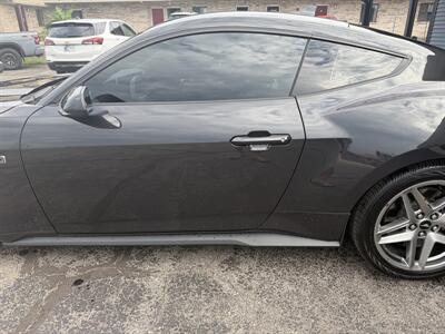 2024 Ford Mustang GT - Photo 4 - Elkhart, IN 46514