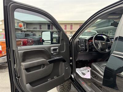 2017 Chevrolet Silverado 1500 LTZ Z71 - Photo 11 - Elkhart, IN 46514