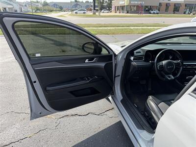 2023 Kia K5 GT-Line - Photo 11 - Elkhart, IN 46514