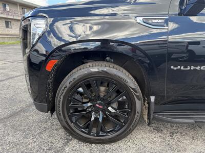 2021 GMC Yukon XL SLE   - Photo 3 - Elkhart, IN 46514