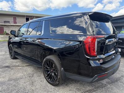 2021 GMC Yukon XL SLE   - Photo 5 - Elkhart, IN 46514