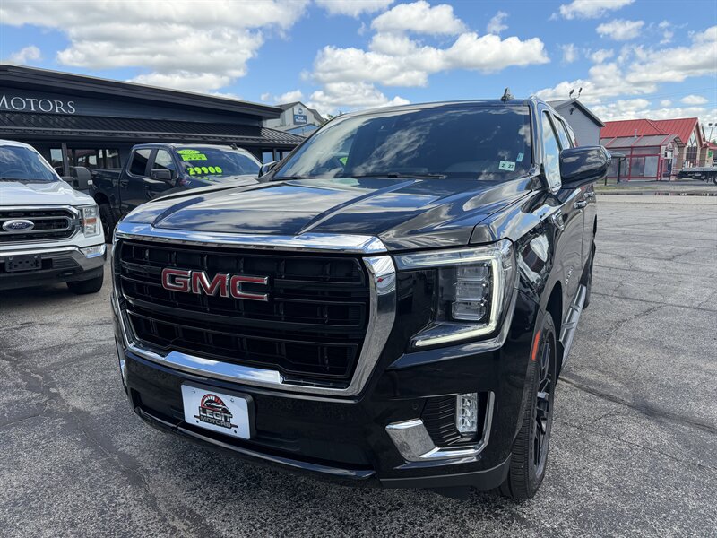 2021 GMC Yukon XL SLE   - Photo 1 - Elkhart, IN 46514