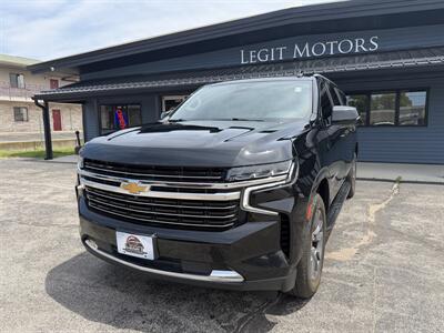 2023 Chevrolet Suburban LT - Photo 1 - Elkhart, IN 46514