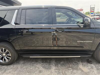 2023 Chevrolet Suburban LT - Photo 8 - Elkhart, IN 46514