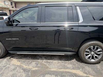 2023 Chevrolet Suburban LT - Photo 4 - Elkhart, IN 46514