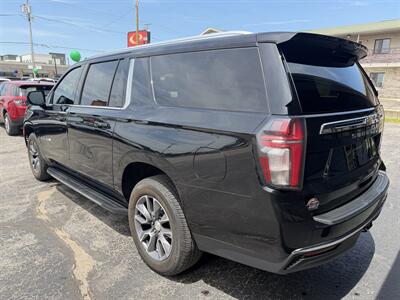2023 Chevrolet Suburban LT - Photo 5 - Elkhart, IN 46514