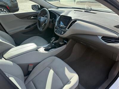 2022 Chevrolet Malibu LT - Photo 19 - Elkhart, IN 46514
