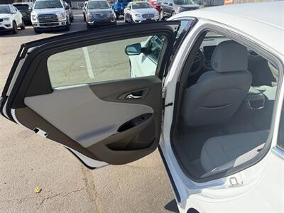 2022 Chevrolet Malibu LT - Photo 13 - Elkhart, IN 46514