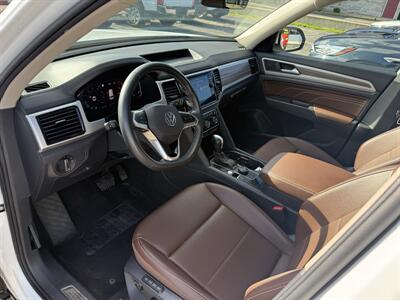 2023 Volkswagen Atlas SEL 4Motion - Photo 11 - Elkhart, IN 46514