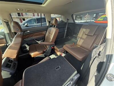 2023 Volkswagen Atlas SEL 4Motion - Photo 14 - Elkhart, IN 46514
