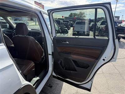 2023 Volkswagen Atlas SEL 4Motion - Photo 15 - Elkhart, IN 46514