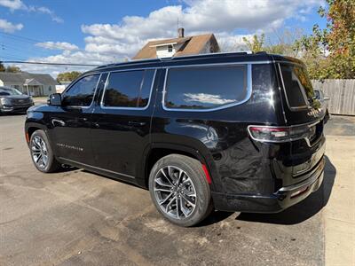 2023 Jeep Grand Wagoneer SERIES III   - Photo 3 - Elkhart, IN 46514