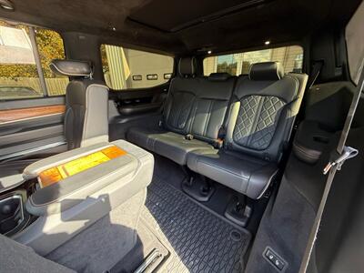 2023 Jeep Grand Wagoneer SERIES III   - Photo 12 - Elkhart, IN 46514