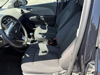 2015 Chevrolet Sonic LT Manual - Photo 12 - Elkhart, IN 46514