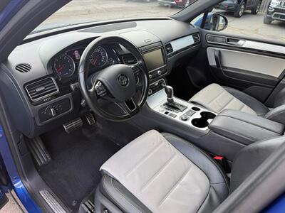 2017 Volkswagen Touareg WOLFSBURG   - Photo 11 - Elkhart, IN 46514