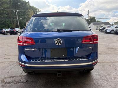 2017 Volkswagen Touareg WOLFSBURG   - Photo 5 - Elkhart, IN 46514