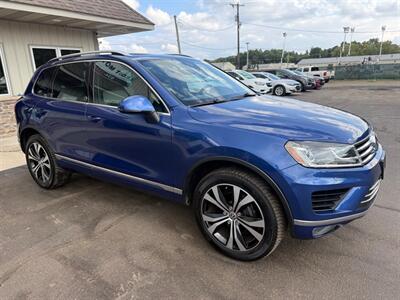 2017 Volkswagen Touareg WOLFSBURG   - Photo 8 - Elkhart, IN 46514
