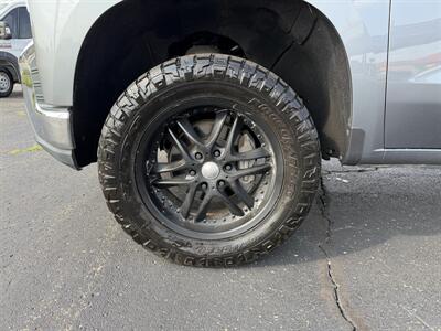 2019 Chevrolet Silverado 1500 LT   - Photo 3 - Elkhart, IN 46514