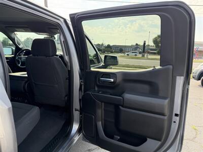 2019 Chevrolet Silverado 1500 LT   - Photo 15 - Elkhart, IN 46514