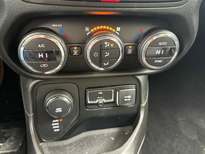 2017 Jeep Renegade LIMITED   - Photo 24 - Elkhart, IN 46514