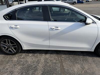 2019 Kia Forte EX - Photo 8 - Elkhart, IN 46514