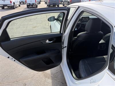 2019 Kia Forte EX - Photo 13 - Elkhart, IN 46514