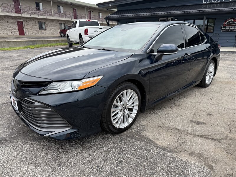 2018 Toyota Camry XLE V6  