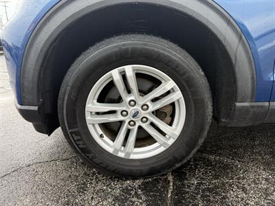 2020 Ford Explorer XLT   - Photo 2 - Elkhart, IN 46514