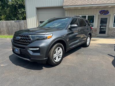 2020 Ford Explorer XLT   - Photo 2 - Elkhart, IN 46514