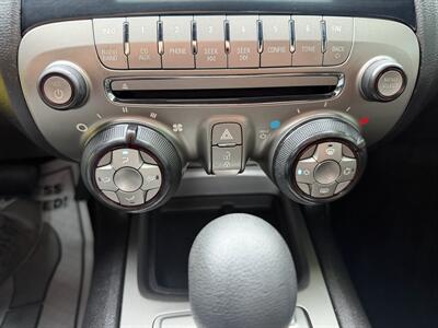 2015 Chevrolet Camaro LS - Photo 16 - Elkhart, IN 46514