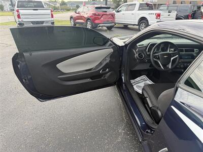 2015 Chevrolet Camaro LS - Photo 10 - Elkhart, IN 46514