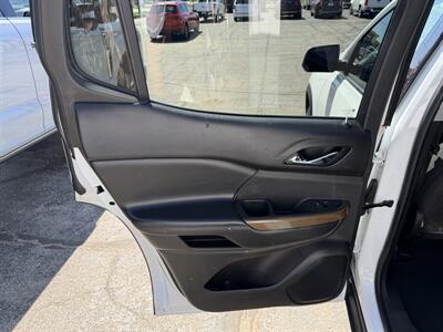 2017 GMC Acadia SLE-2   - Photo 13 - Elkhart, IN 46514