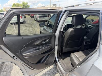 2023 GMC Terrain SLT   - Photo 17 - Elkhart, IN 46514