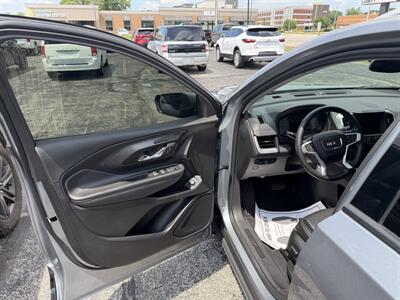 2023 GMC Terrain SLT   - Photo 15 - Elkhart, IN 46514