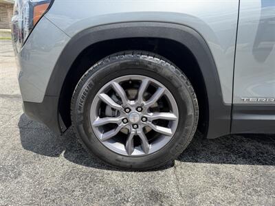 2023 GMC Terrain SLT   - Photo 3 - Elkhart, IN 46514