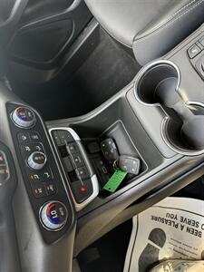 2023 GMC Terrain SLT   - Photo 11 - Elkhart, IN 46514
