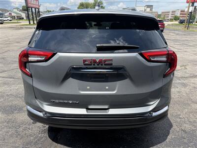 2023 GMC Terrain SLT   - Photo 6 - Elkhart, IN 46514