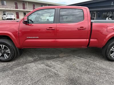 2017 Toyota Tacoma TRD Off-Road - Photo 4 - Elkhart, IN 46514