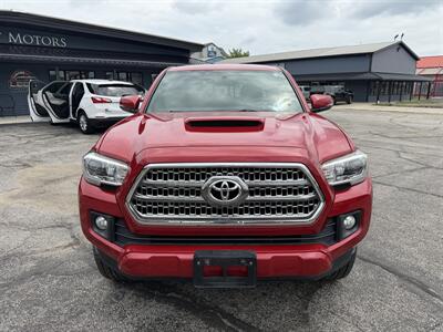 2017 Toyota Tacoma TRD Off-Road - Photo 10 - Elkhart, IN 46514