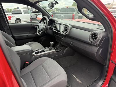 2017 Toyota Tacoma TRD Off-Road - Photo 19 - Elkhart, IN 46514