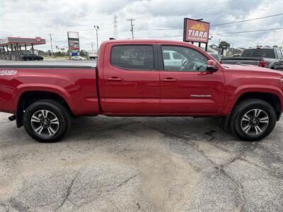 2017 Toyota Tacoma TRD Off-Road - Photo 8 - Elkhart, IN 46514