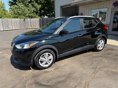 2019 Nissan Kicks S   - Photo 2 - Elkhart, IN 46514