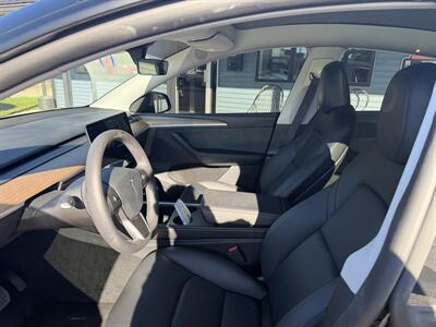 2025 Tesla Model Y Long Range   - Photo 10 - Elkhart, IN 46514