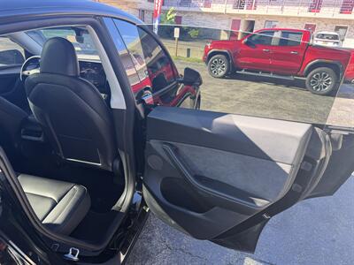2025 Tesla Model Y Long Range   - Photo 12 - Elkhart, IN 46514