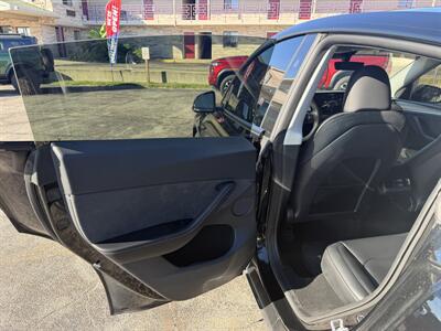 2025 Tesla Model Y Long Range   - Photo 11 - Elkhart, IN 46514
