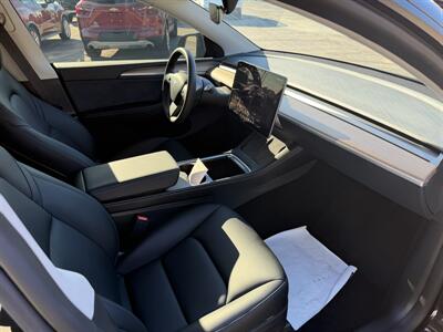 2025 Tesla Model Y Long Range   - Photo 20 - Elkhart, IN 46514