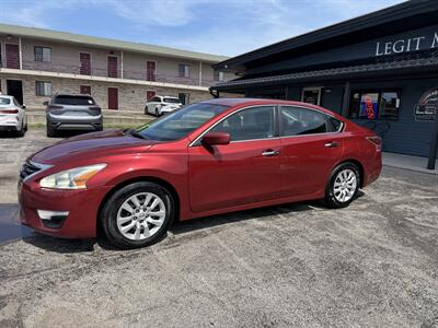 2014 Nissan Altima 2.5   - Photo 2 - Elkhart, IN 46514