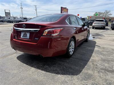 2014 Nissan Altima 2.5   - Photo 10 - Elkhart, IN 46514